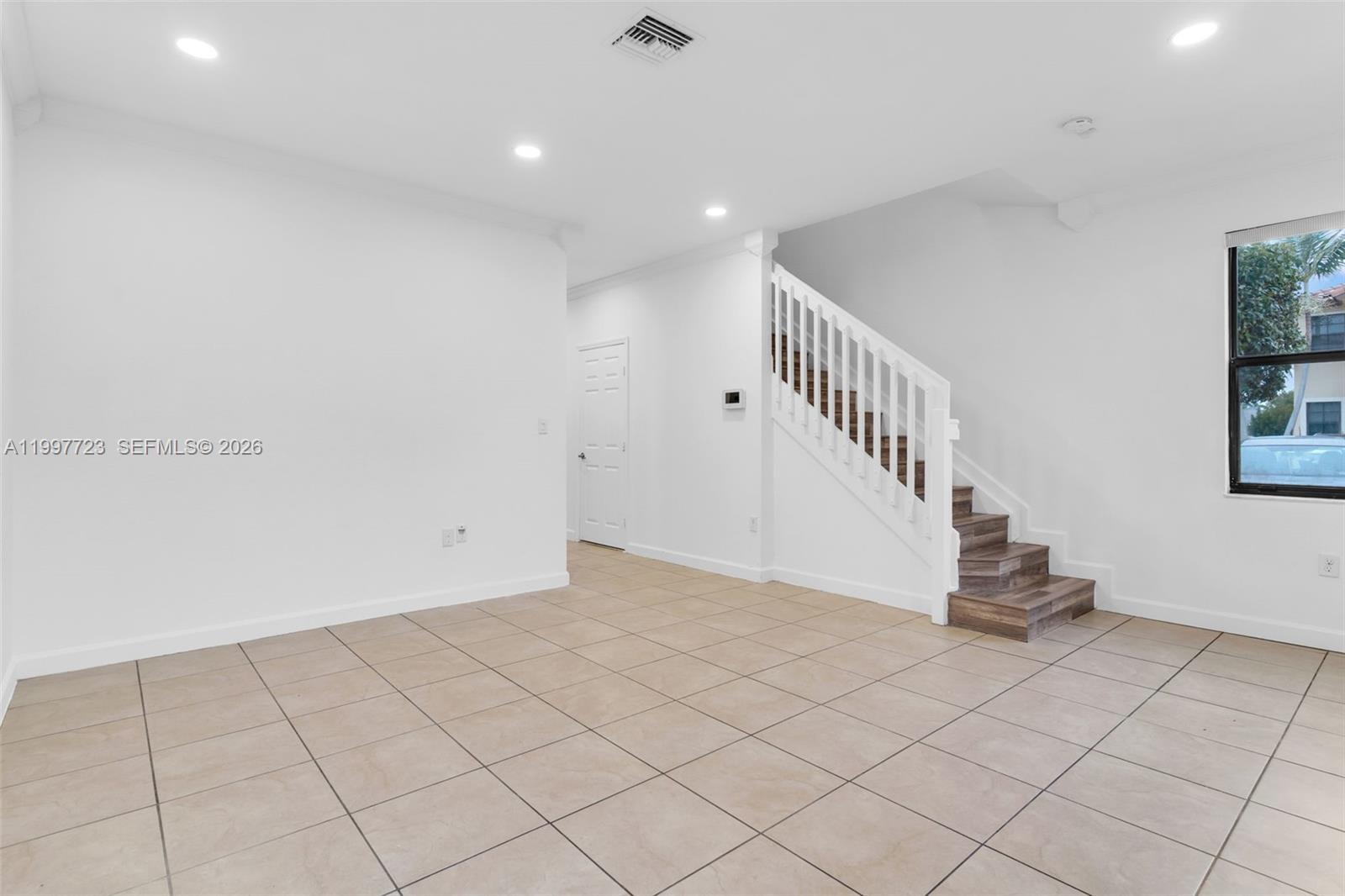 3202 Se 6th St Property Photo 11