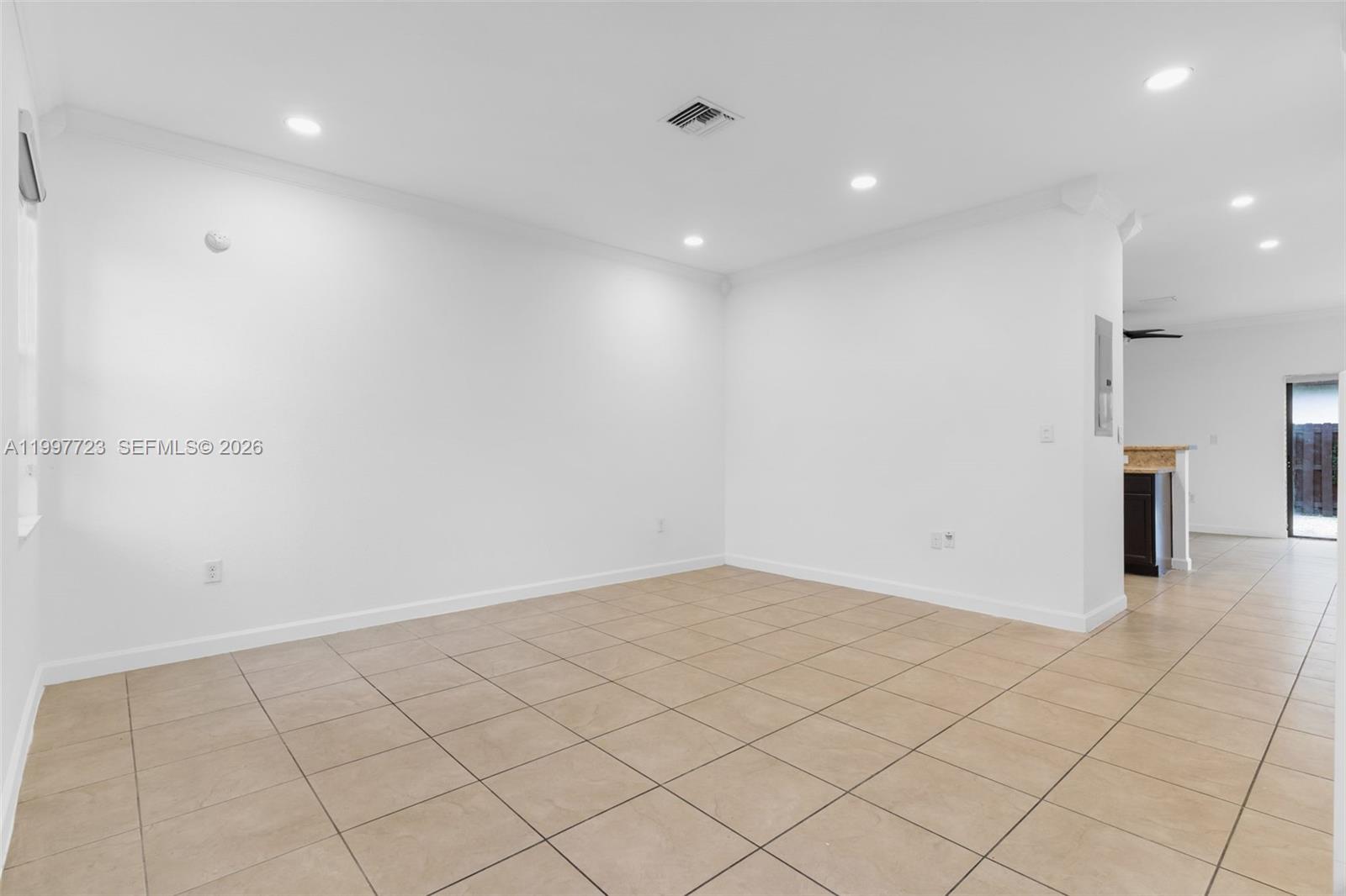 3202 Se 6th St Property Photo 12