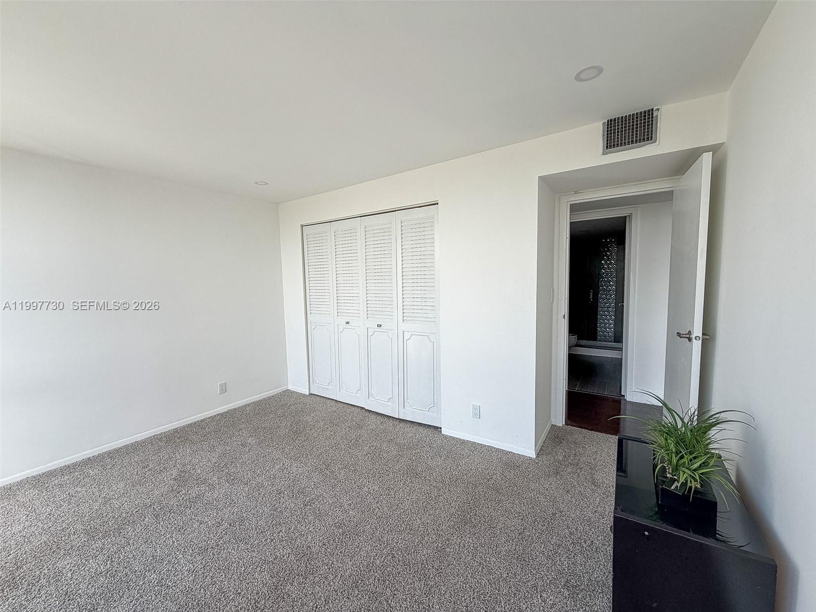 1000 Parkview Dr 531 Property Photo 18