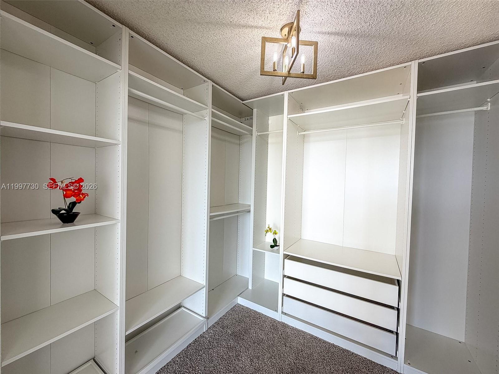 1000 Parkview Dr 531 Property Photo 22