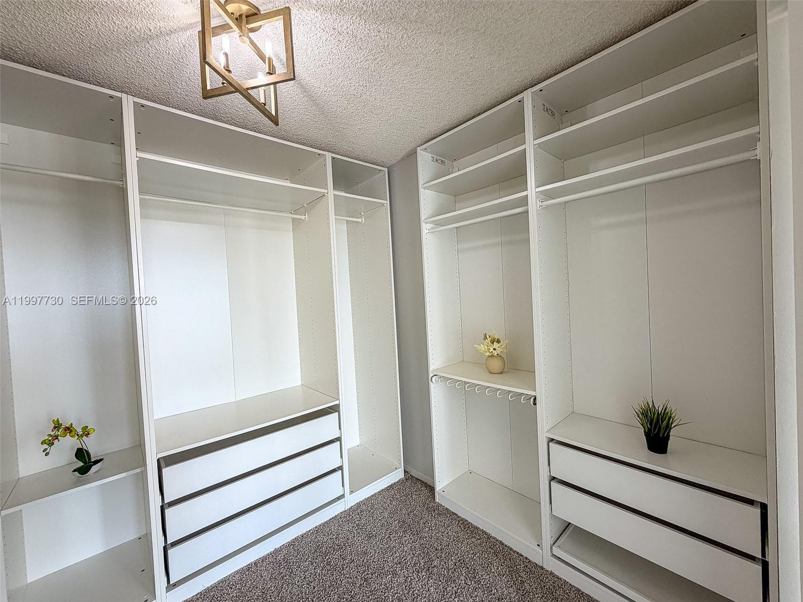 1000 Parkview Dr 531 Property Photo 23