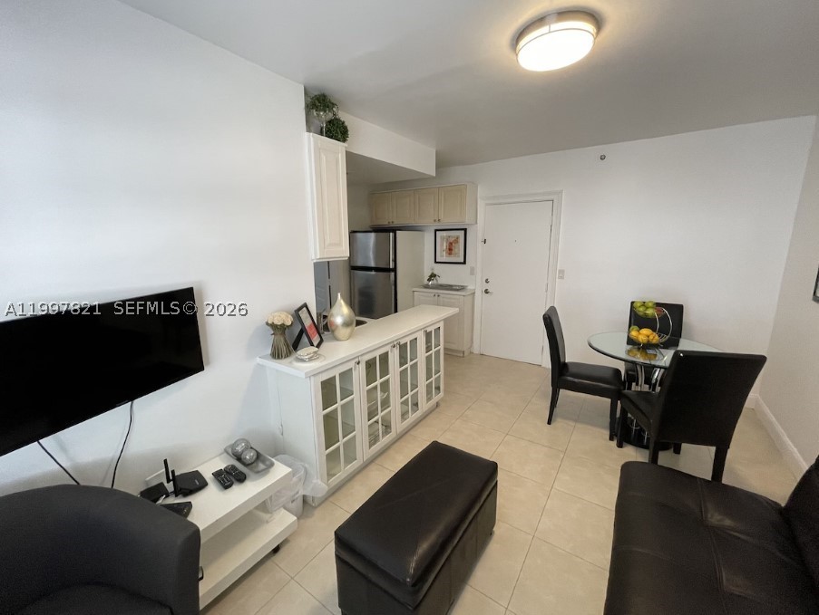 335 Ocean Dr 214 Property Photo 4