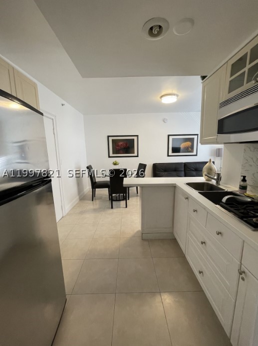 335 Ocean Dr 214 Property Photo 8