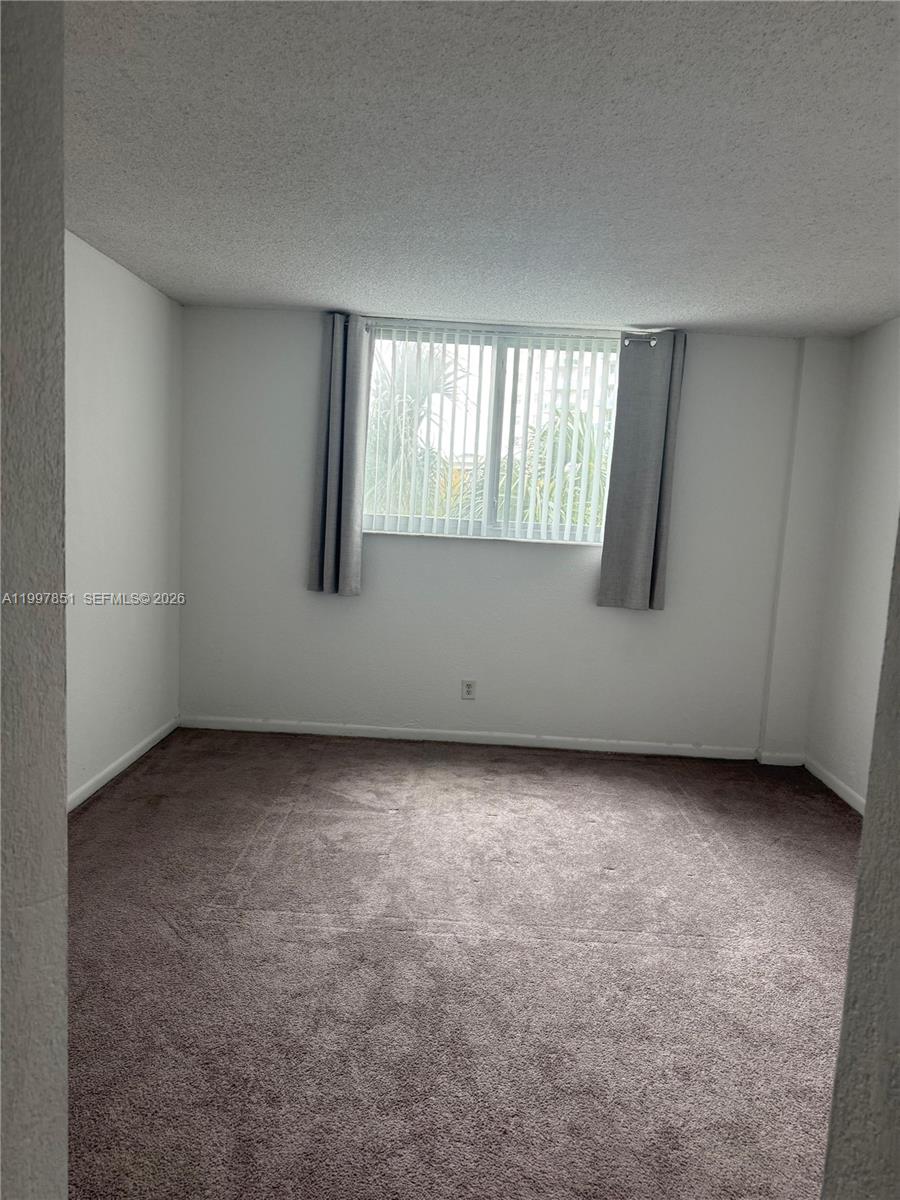 19380 Collins Ave 319 Property Photo 22