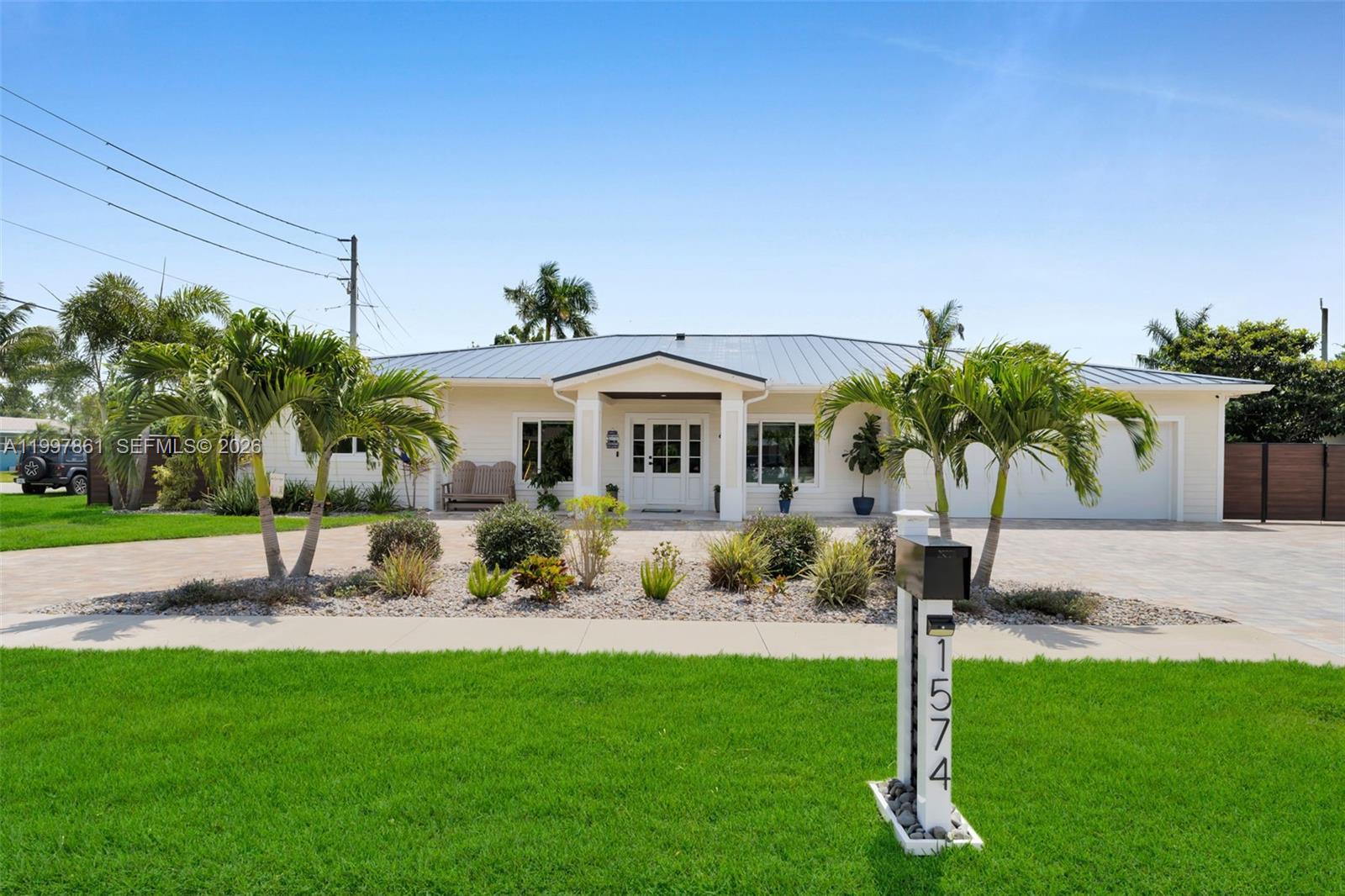 1574 Ricardo Property Photo 1