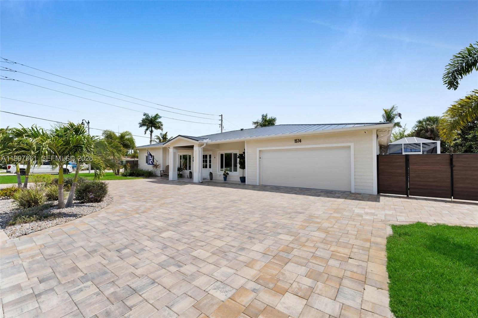 1574 Ricardo Property Photo 2