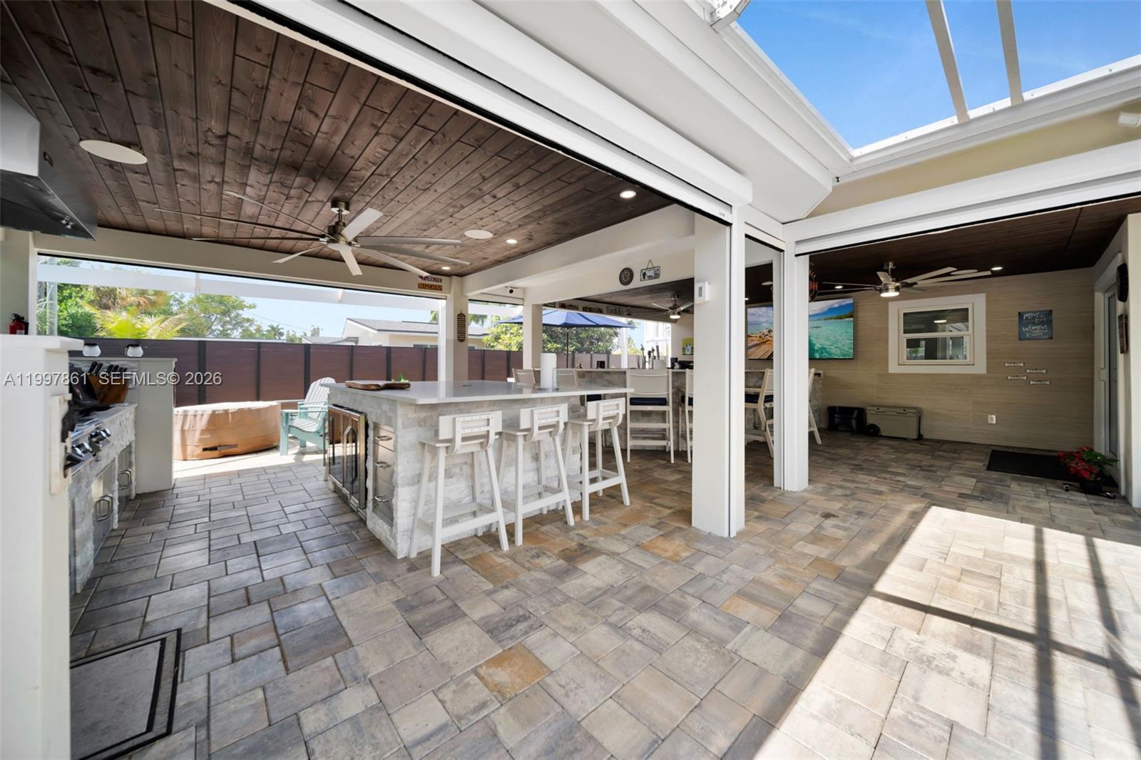 1574 Ricardo Property Photo 5