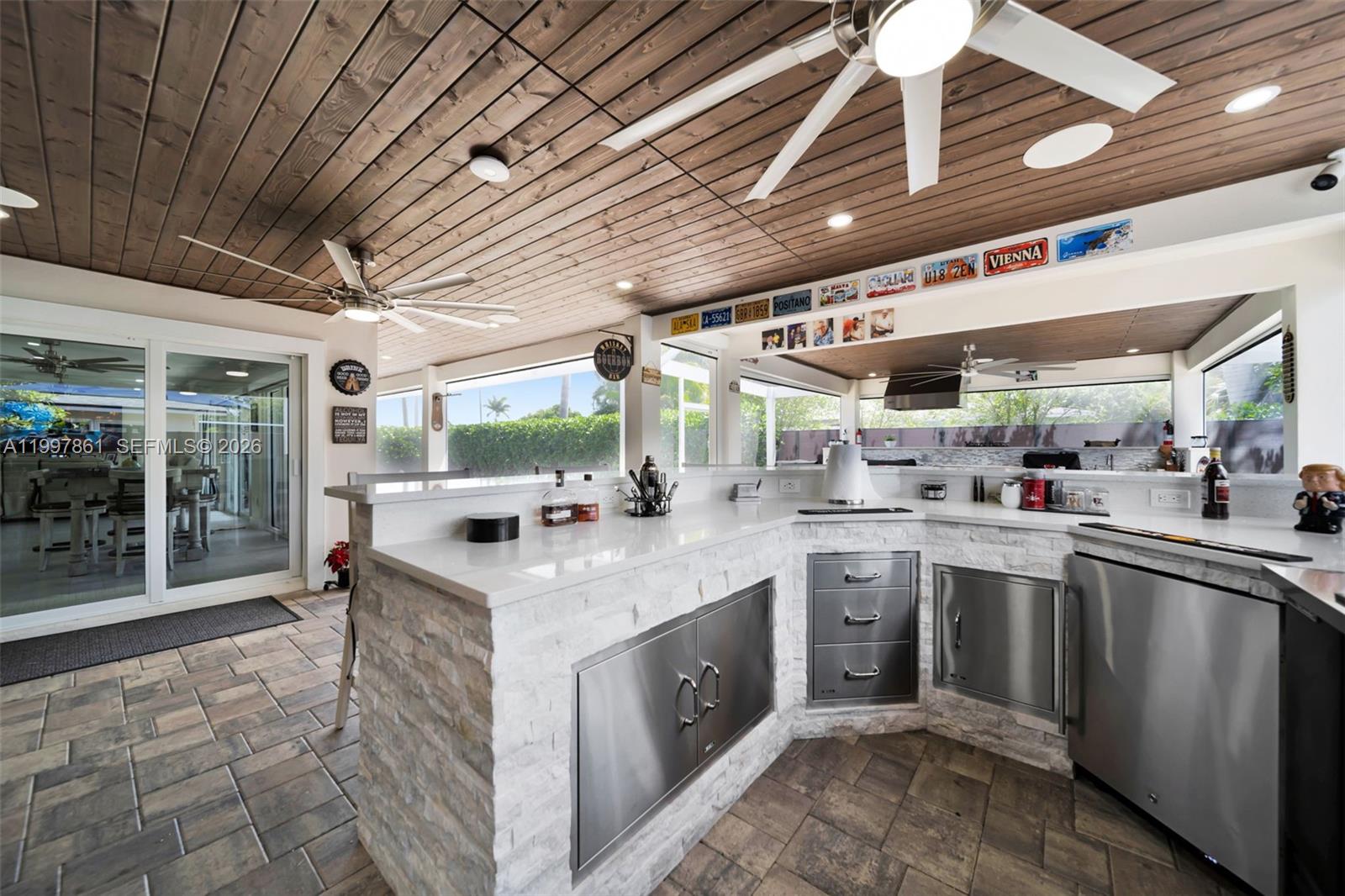 1574 Ricardo Property Photo 7