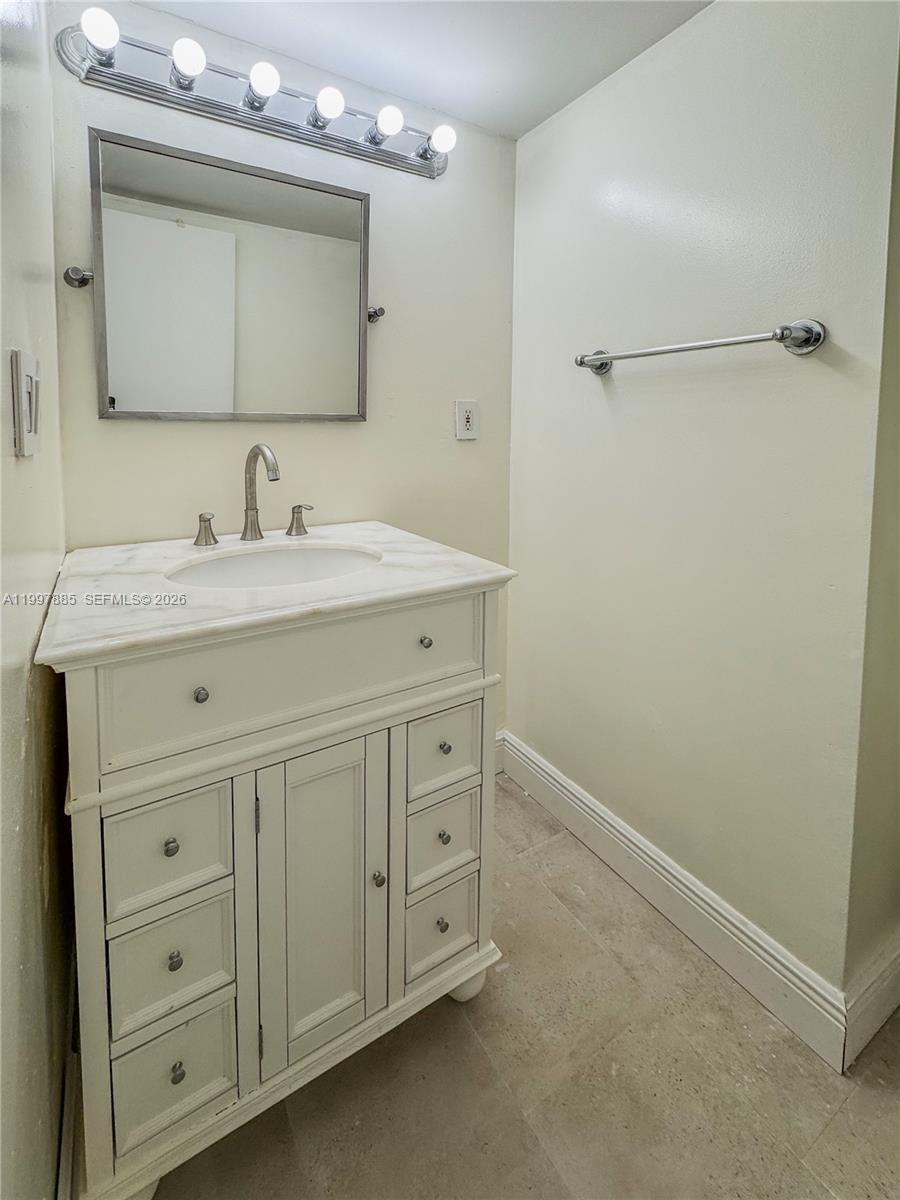 2935 Ne 163rd St 4t Property Photo 5