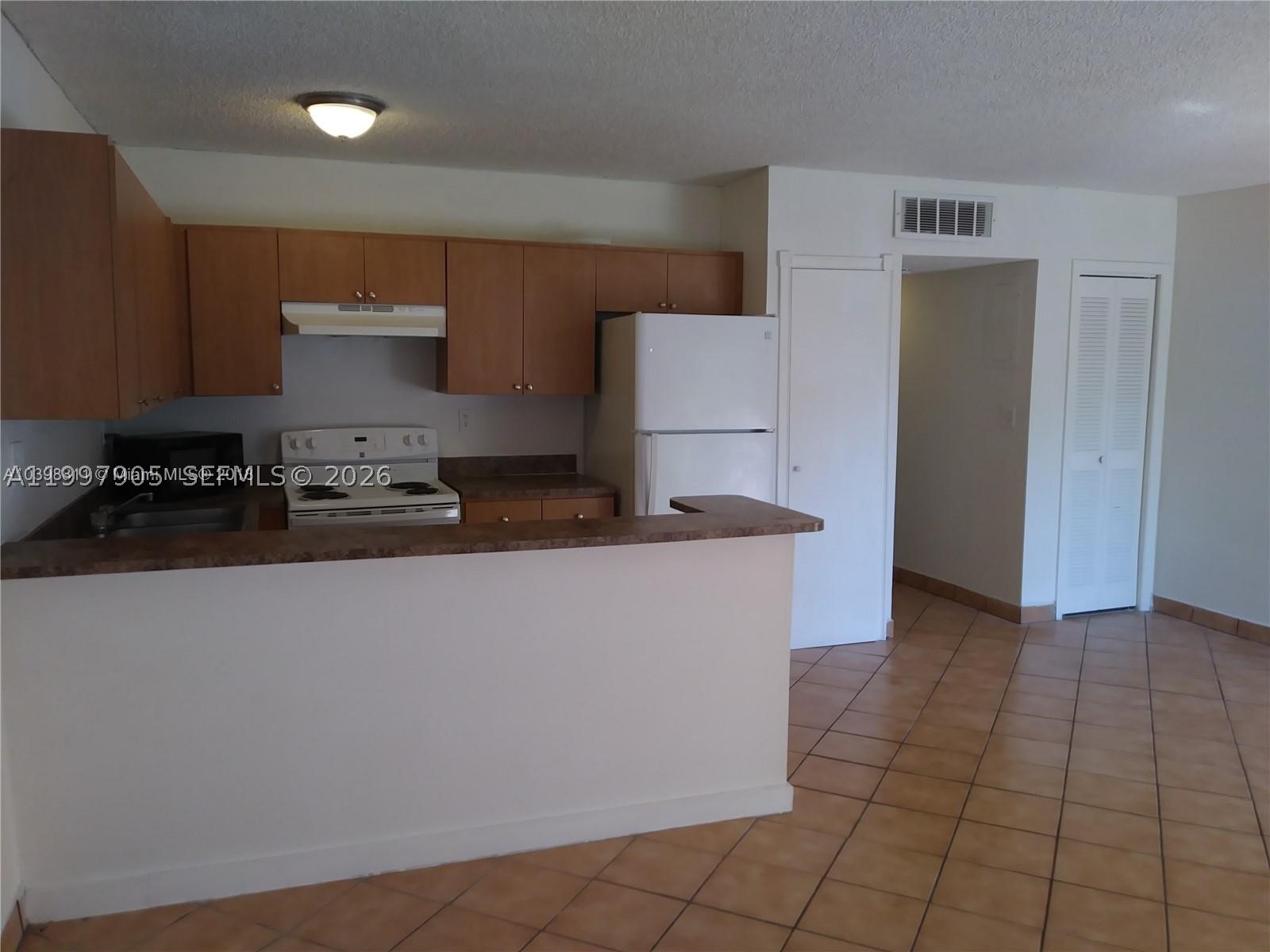 A11997905 Property Photo 4