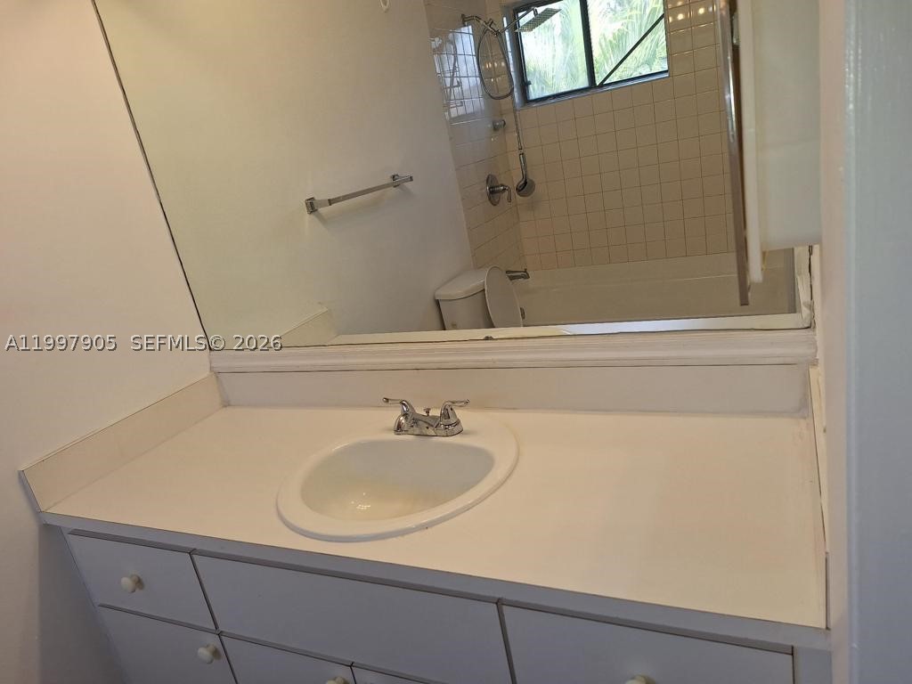 A11997905 Property Photo 15