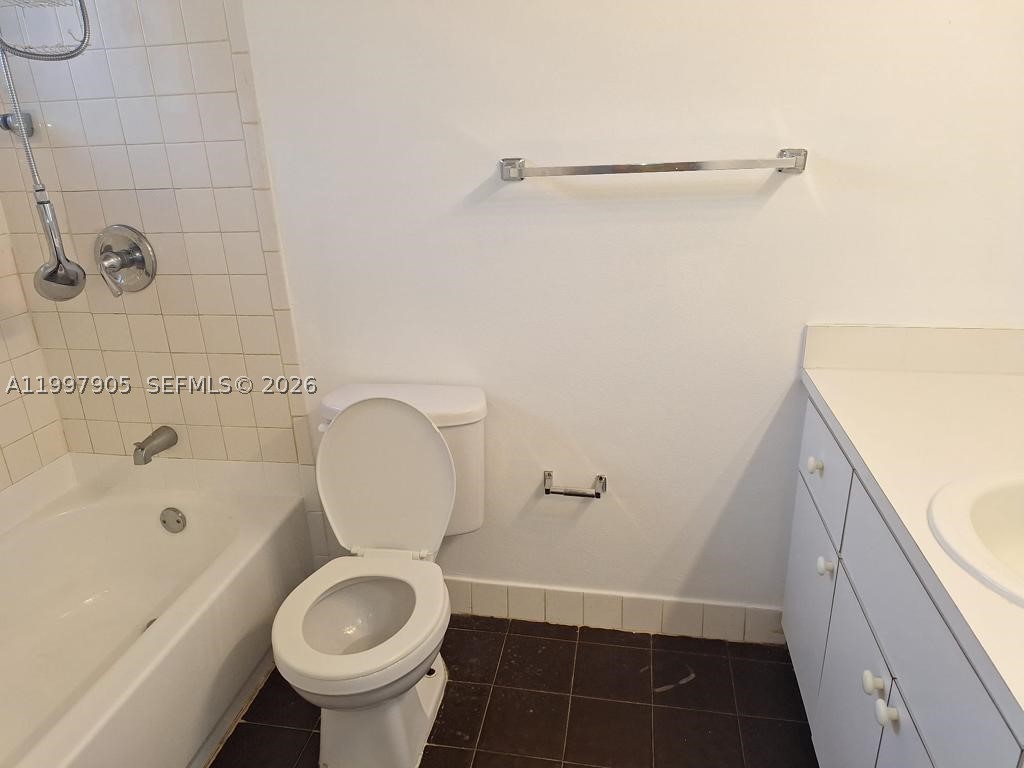 A11997905 Property Photo 20