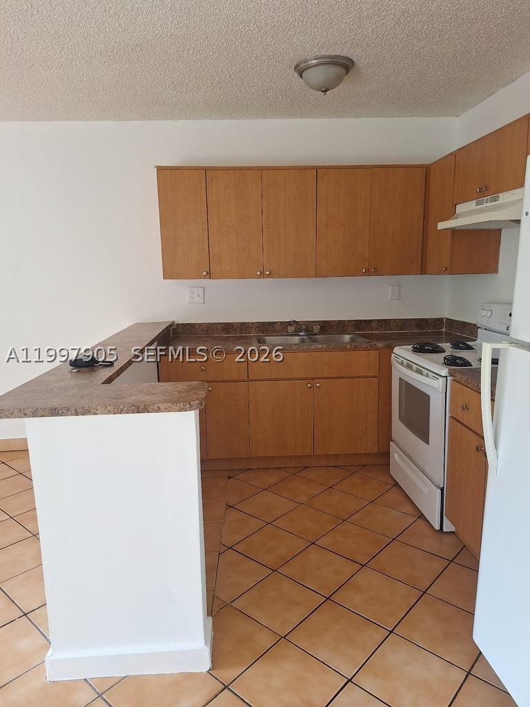 A11997905 Property Photo 24