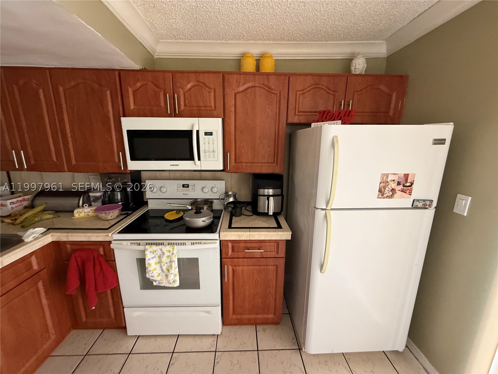 1298 W 51st Pl D-29 Property Photo 11
