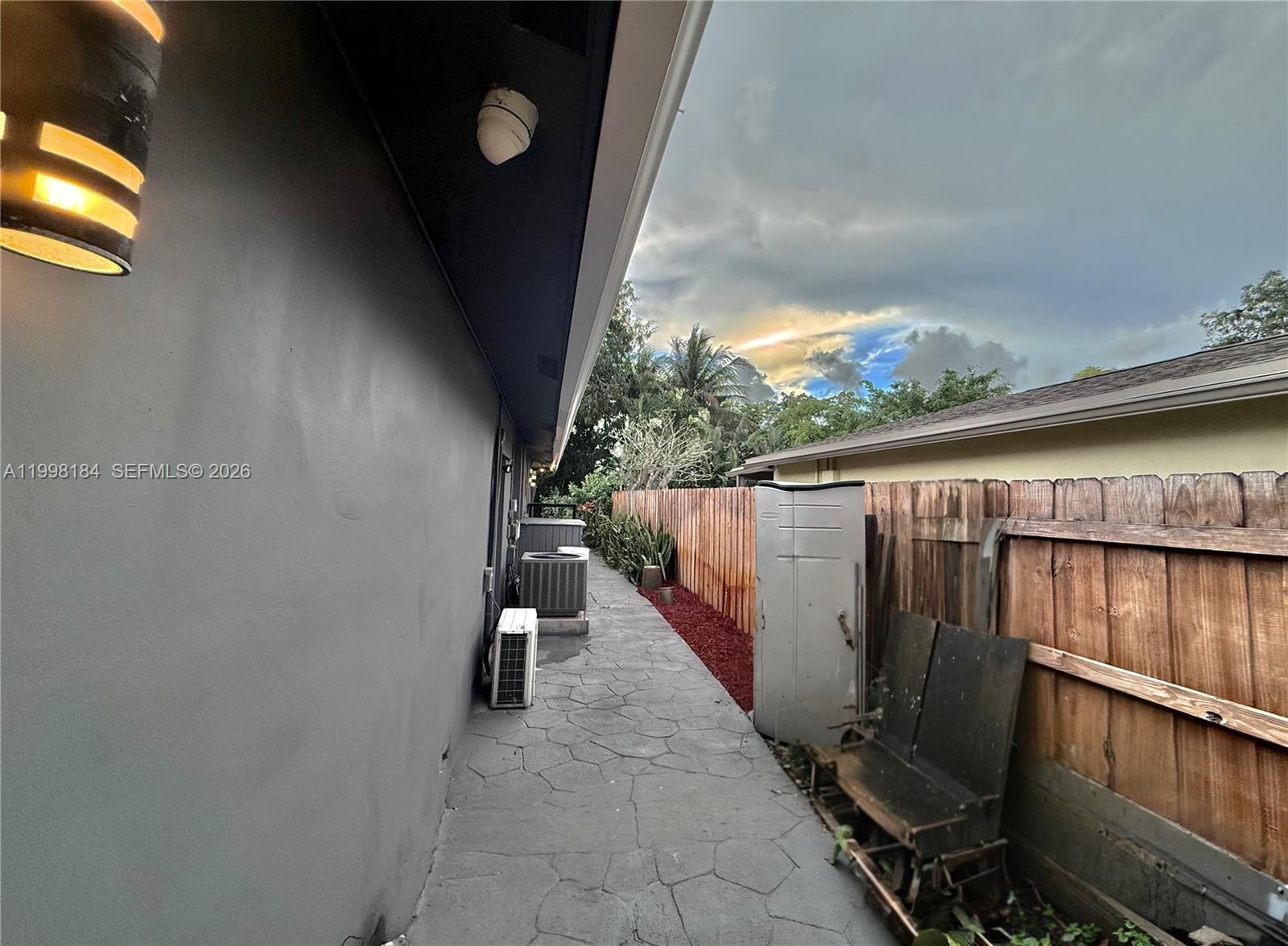 8404 Sw 26th St Property Photo 39