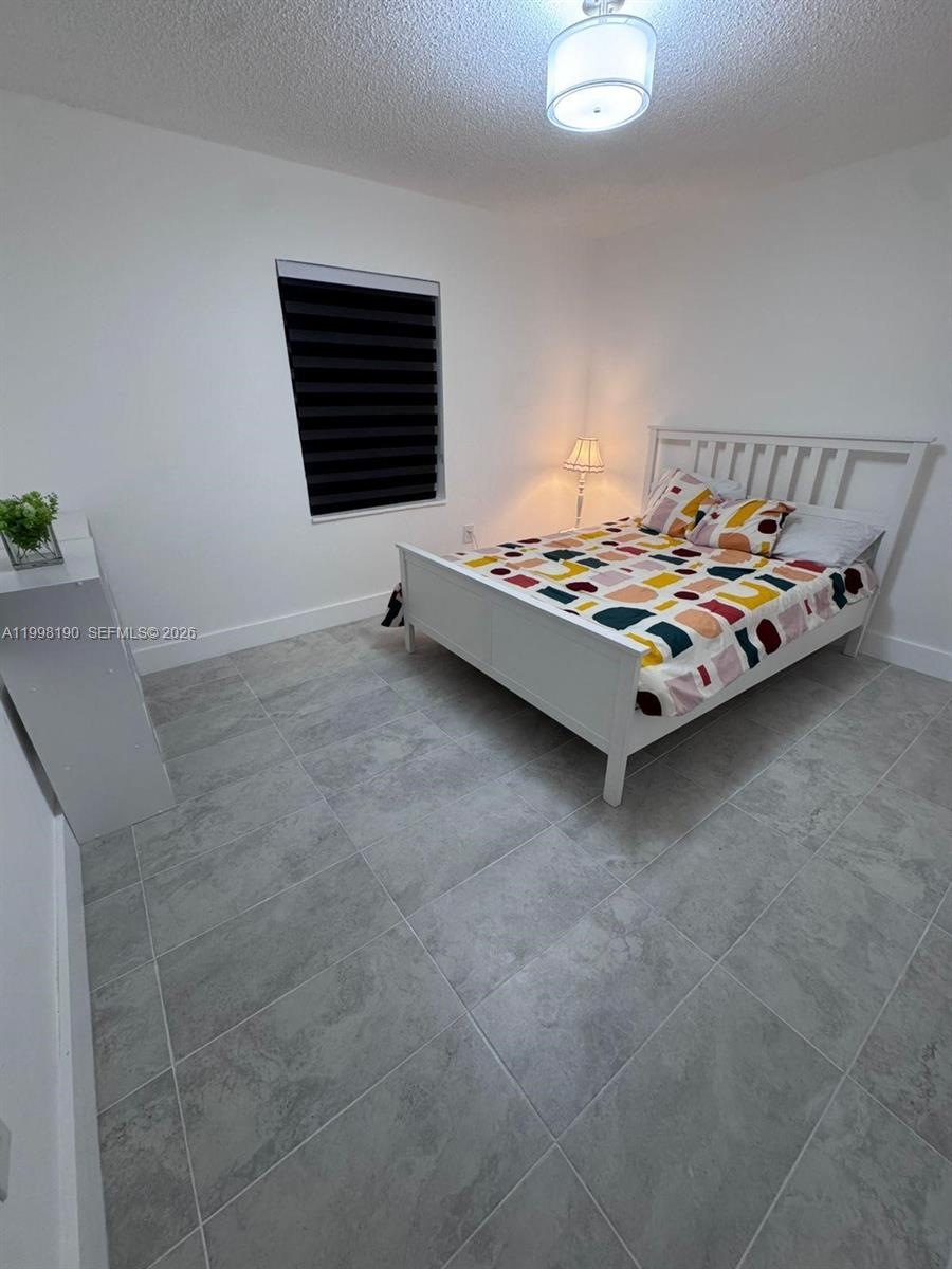 A11998190 Property Photo 32