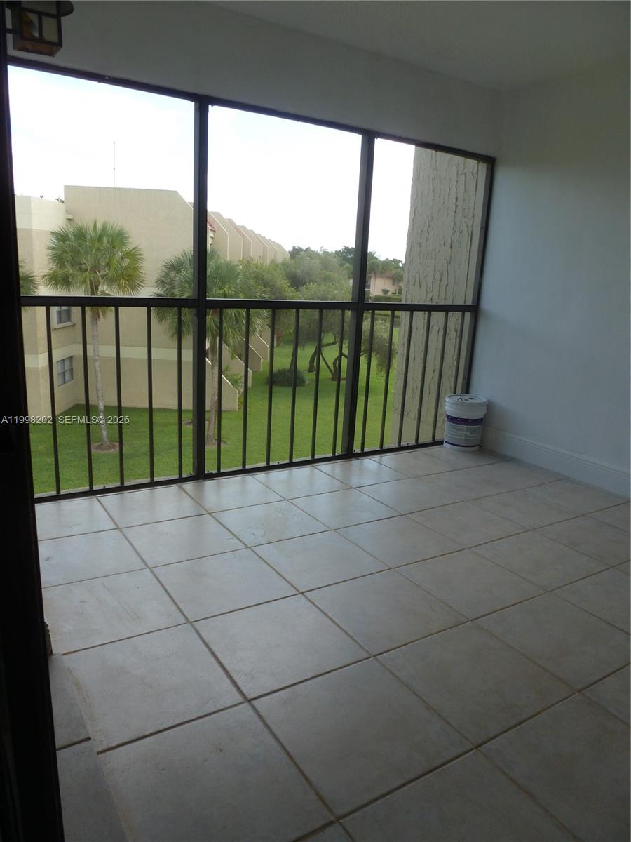 220 Lakeview Dr 301 Property Photo 11