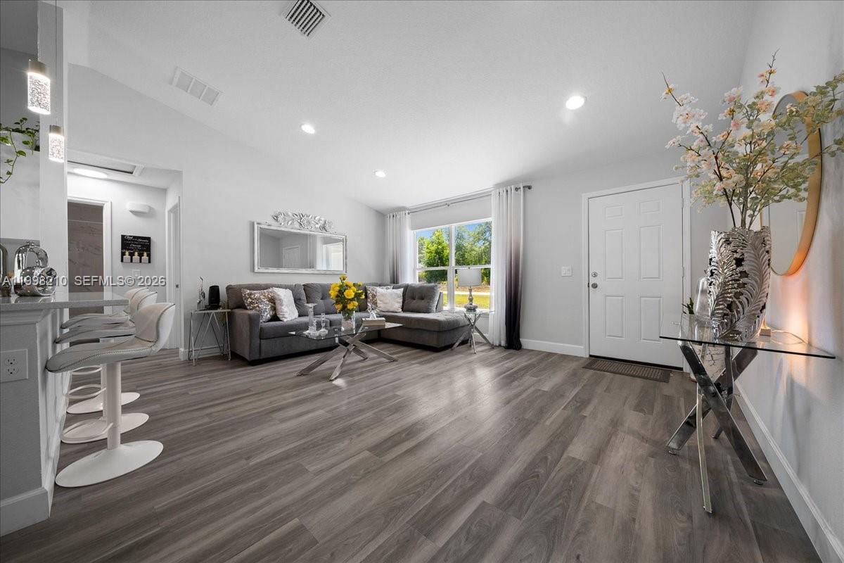 13789 102nd Pl Property Photo 6