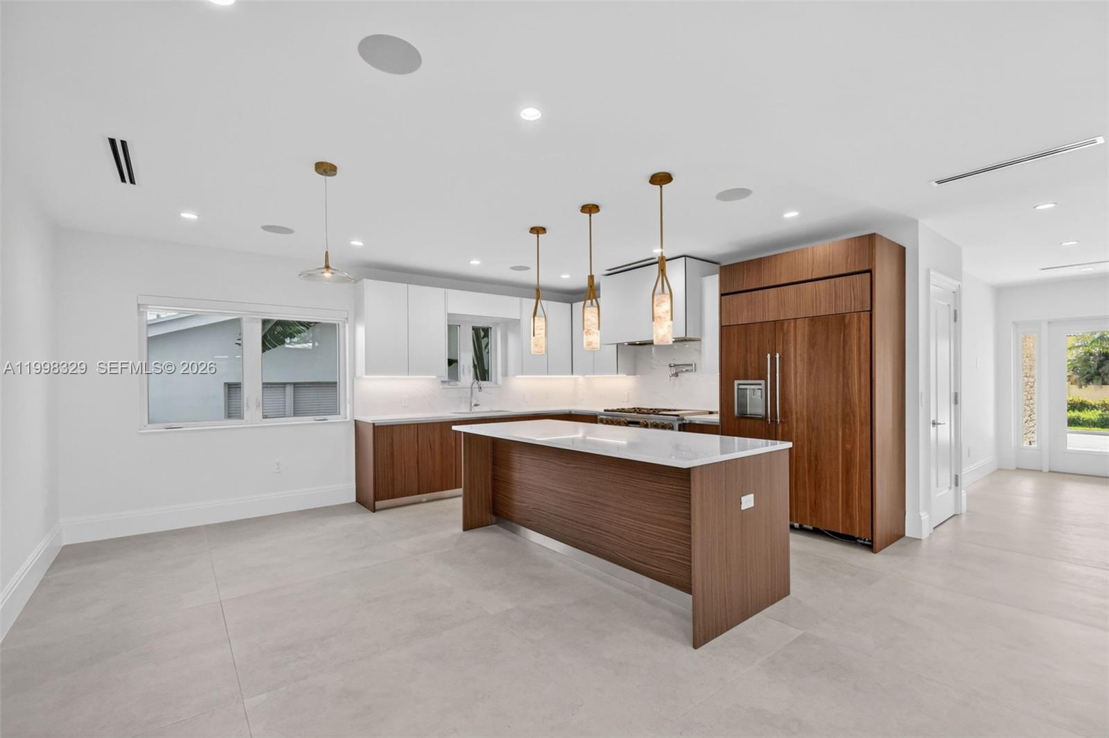 1017 S Palmway Property Photo 7