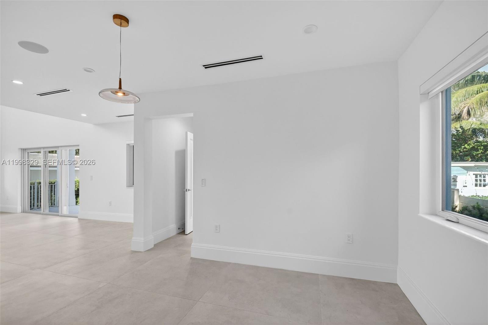 1017 S Palmway Property Photo 13