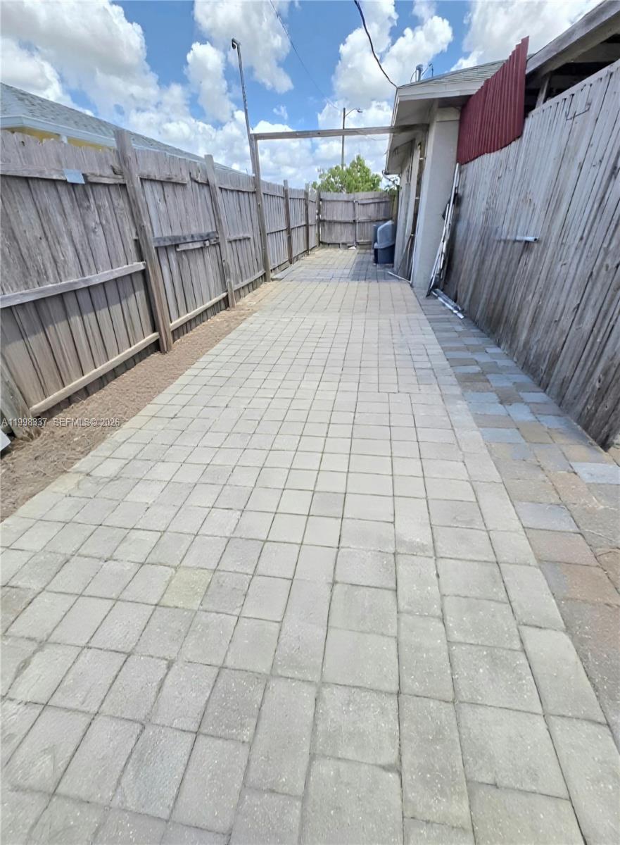 712 Se 8th St Property Photo 19