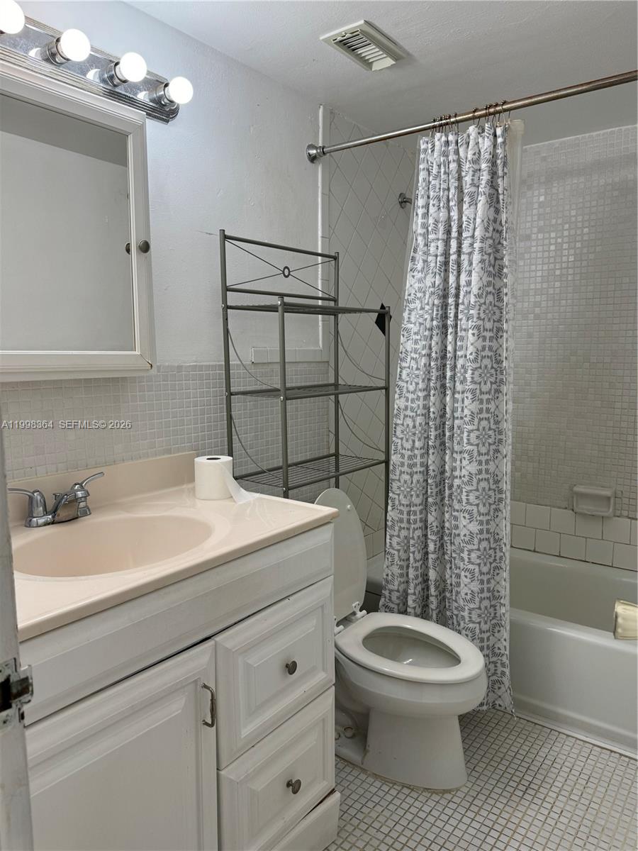 3660 Ne 166th St 812 Property Photo 7