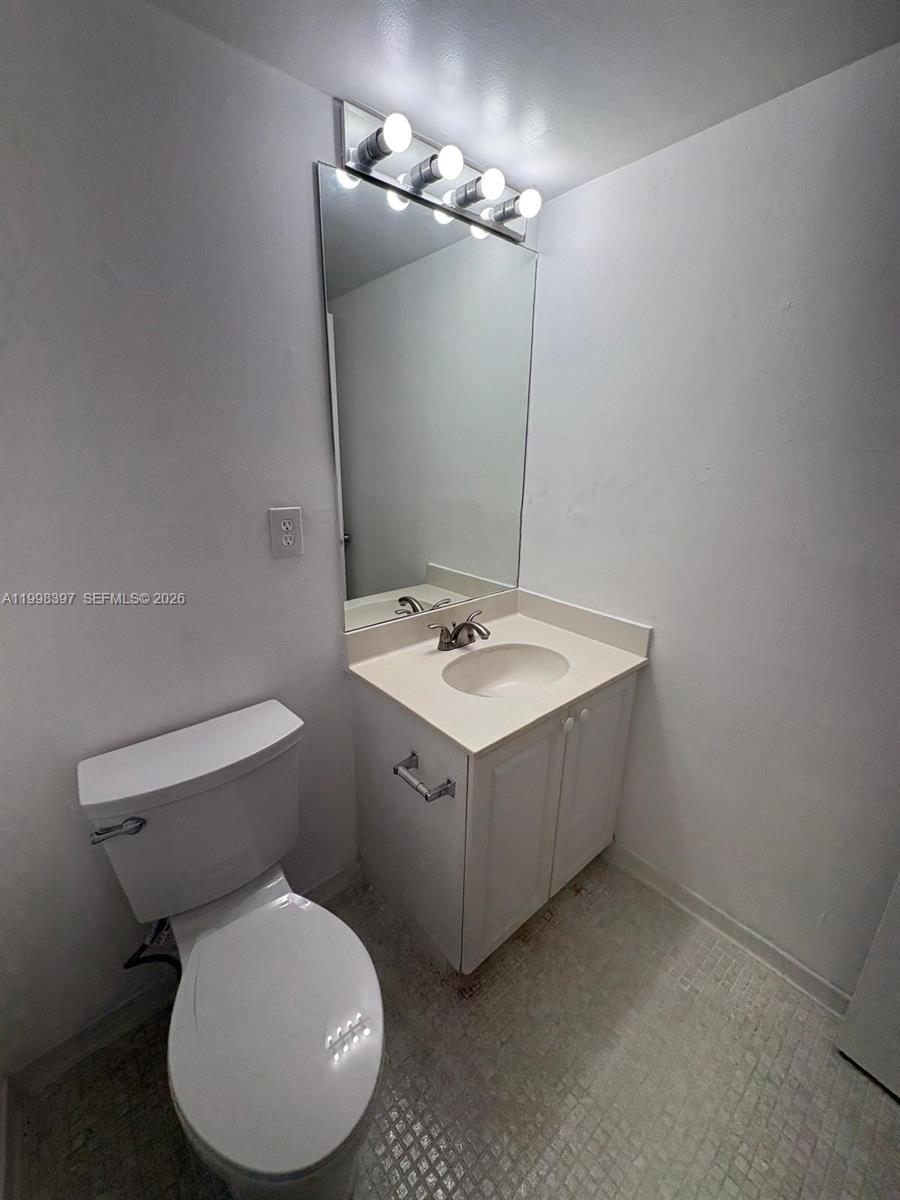 19390 Collins Ave 1623 Property Photo 17