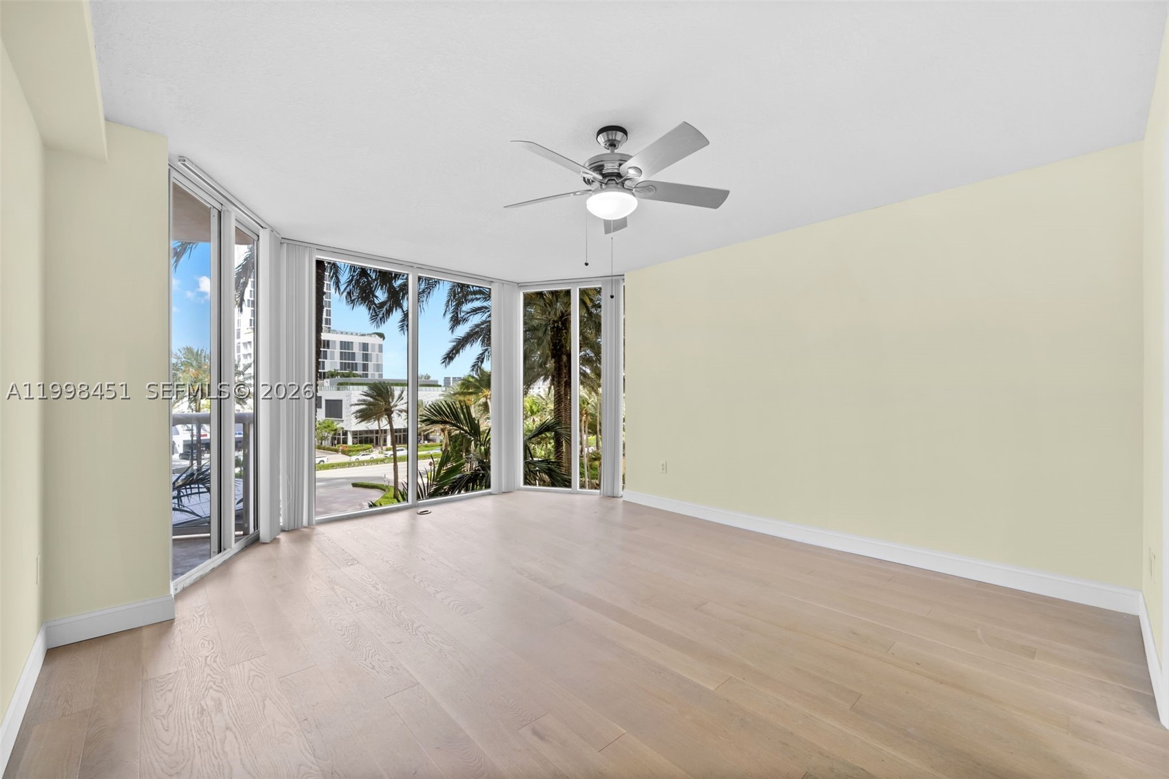 17555 Collins Ave 406 Property Photo 12