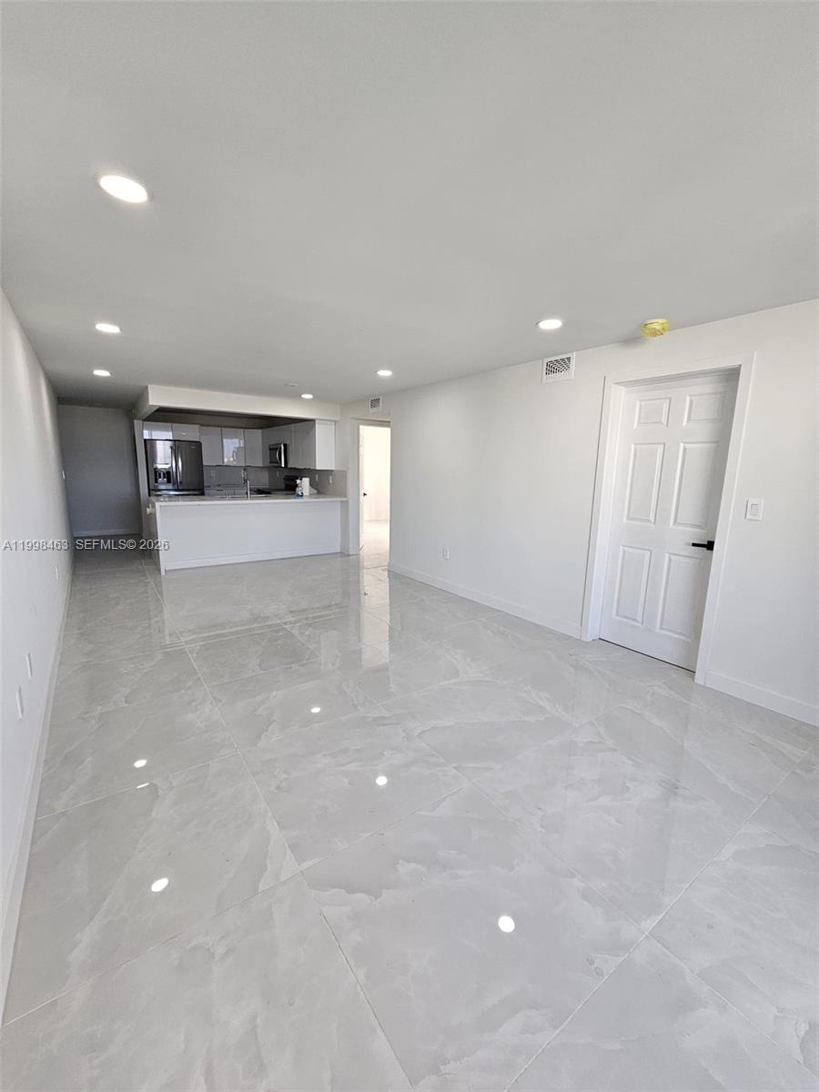 7125 Bay Dr 506 Property Photo 13
