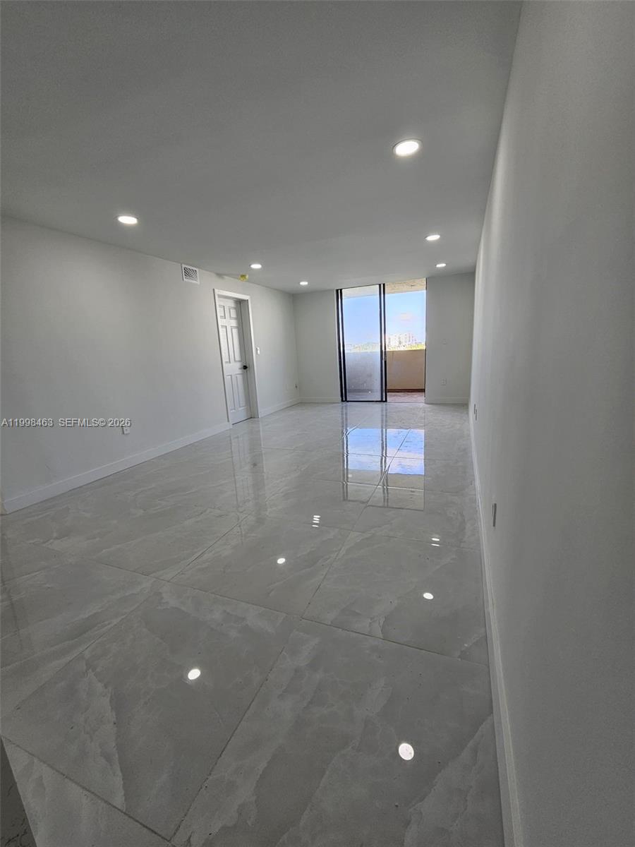 7125 Bay Dr 506 Property Photo 14