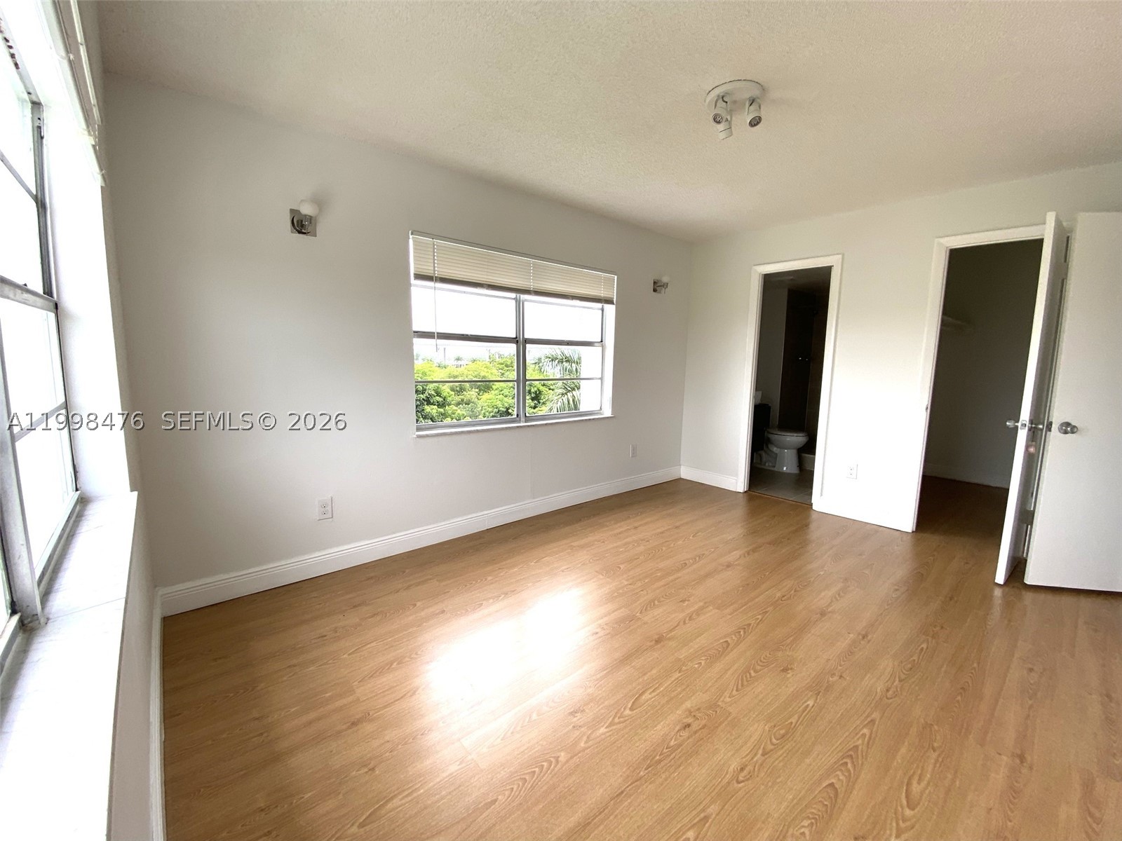 494 Nw 165th St Rd C-601 Property Photo 16