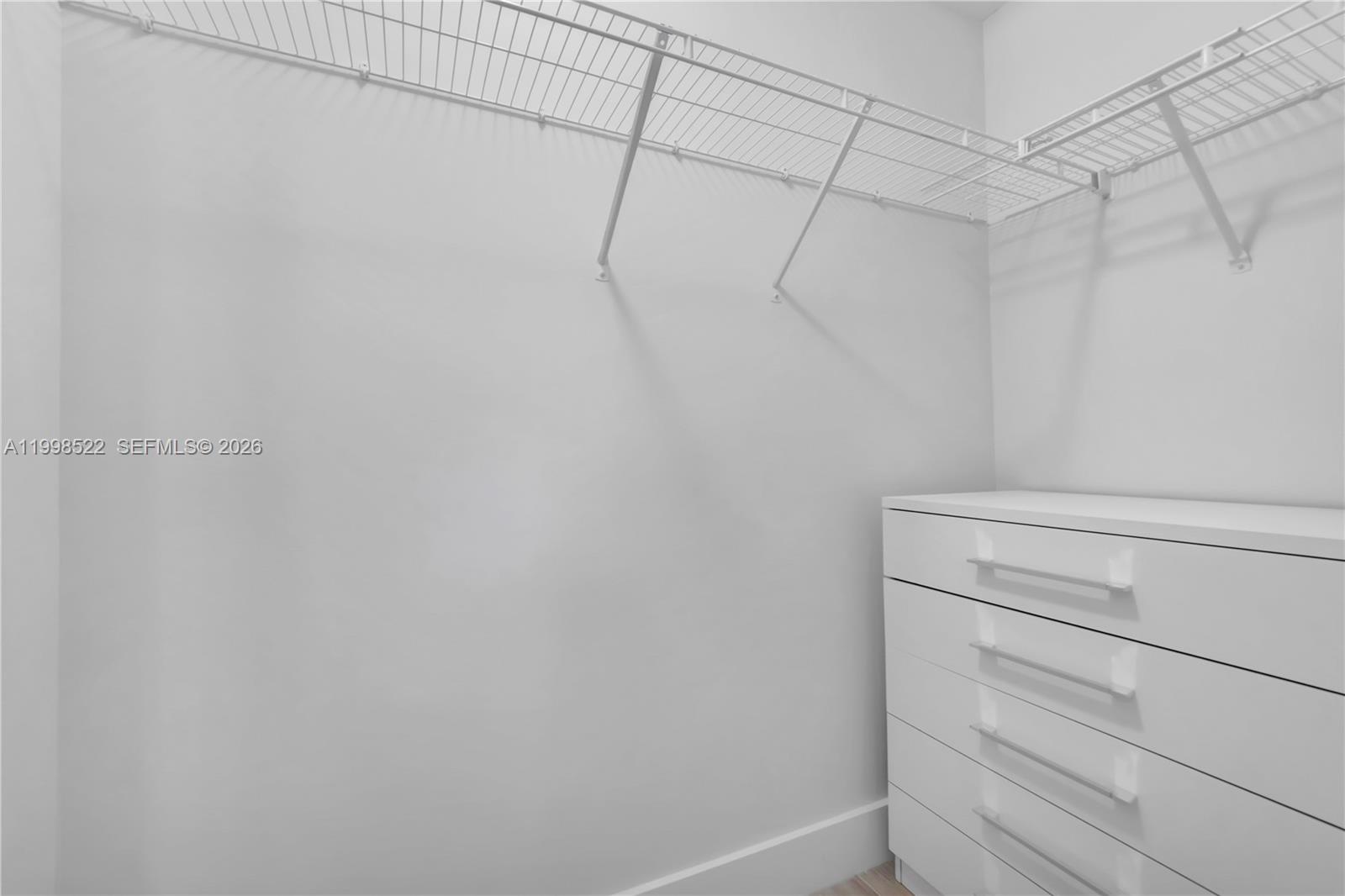 121 Ne 34th St 2815 Property Photo 33