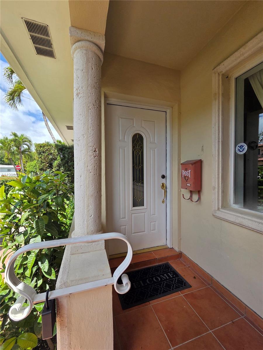 345 Malaga Ave Property Photo 5