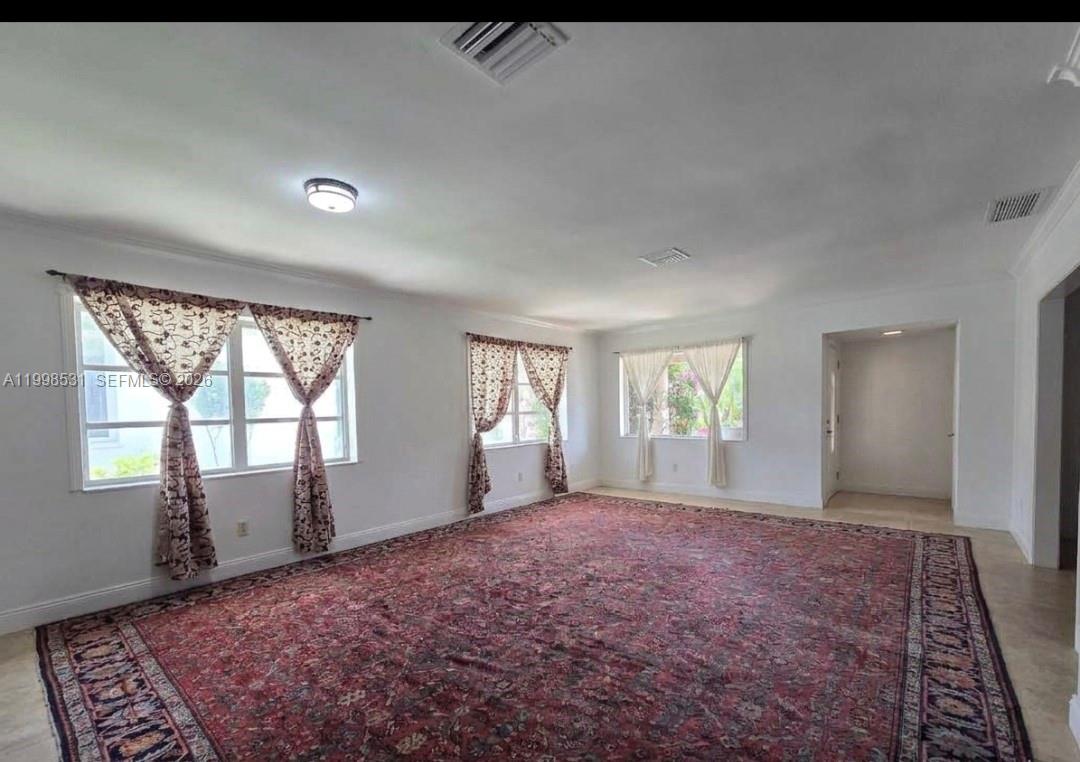 345 Malaga Ave Property Photo 7