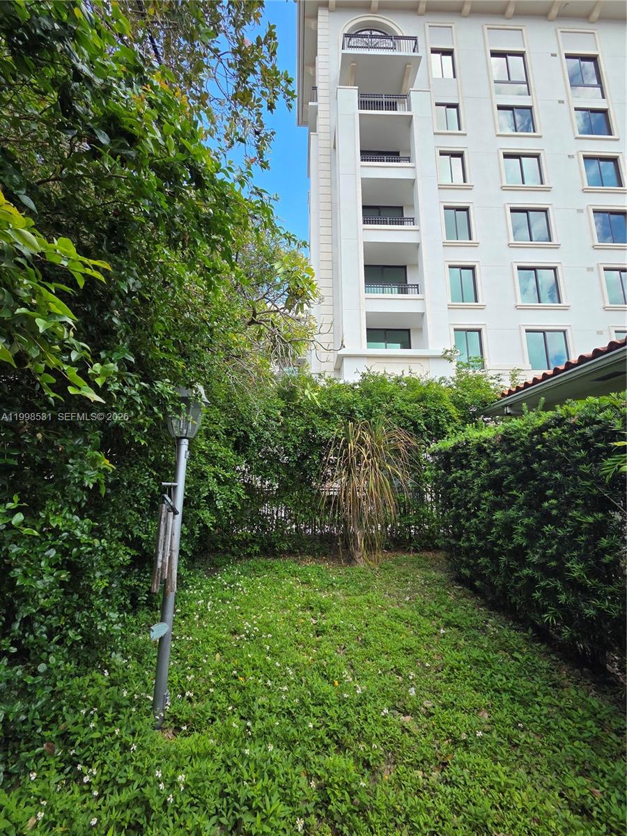 345 Malaga Ave Property Photo 14