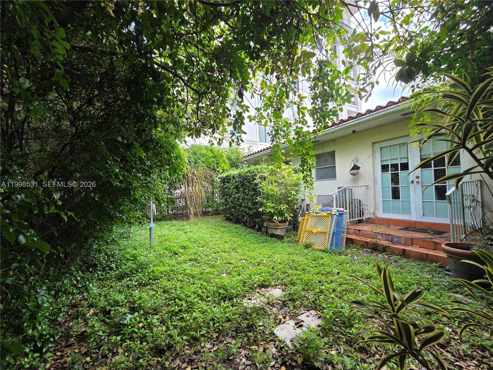 345 Malaga Ave Property Photo 19