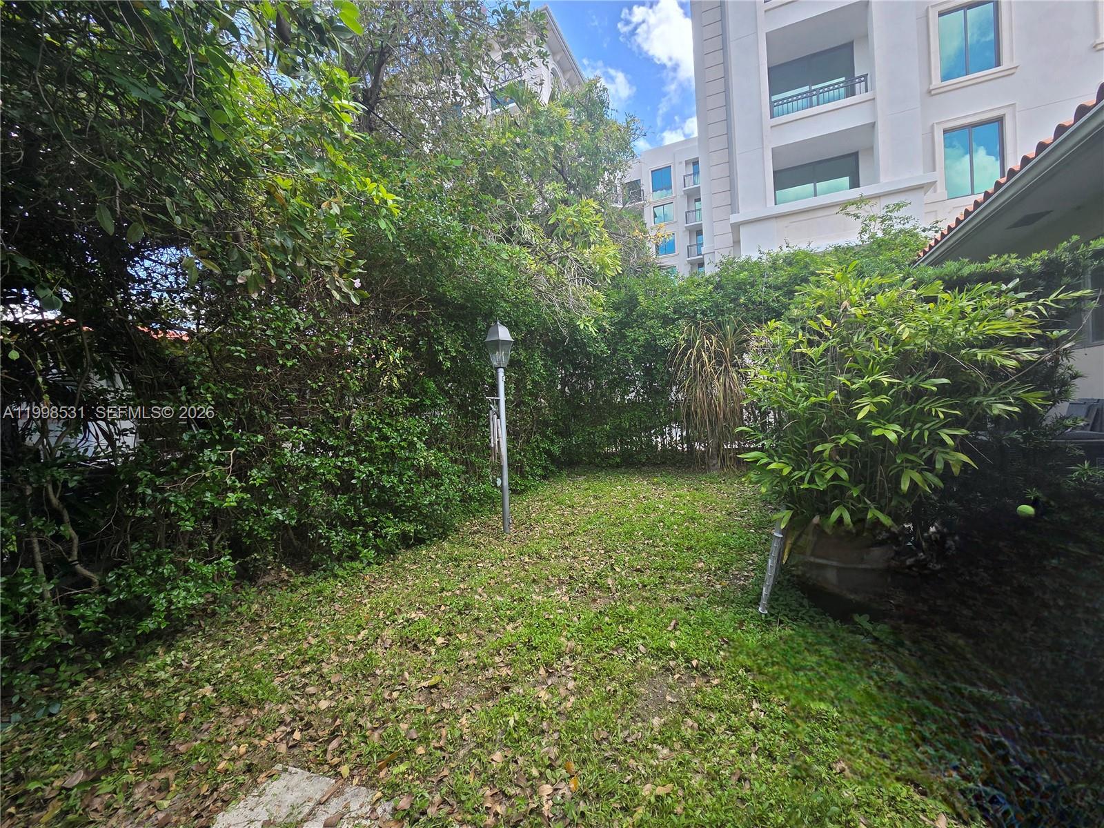 345 Malaga Ave Property Photo 28