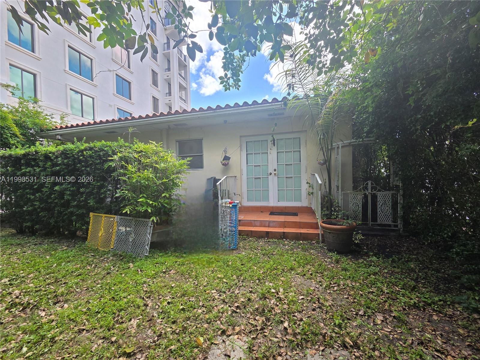 345 Malaga Ave Property Photo 29