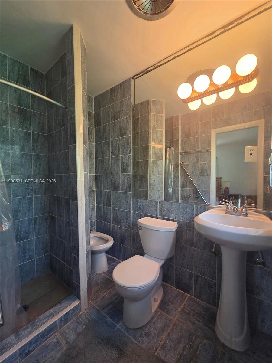 345 Malaga Ave Property Photo 33