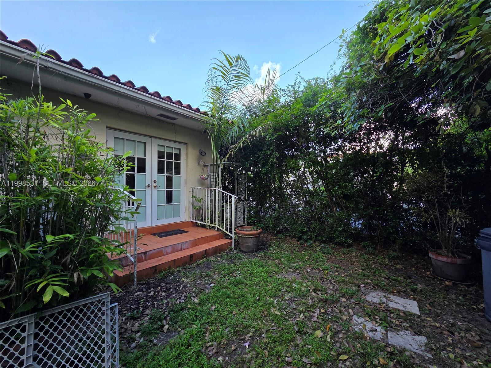 345 Malaga Ave Property Photo 45