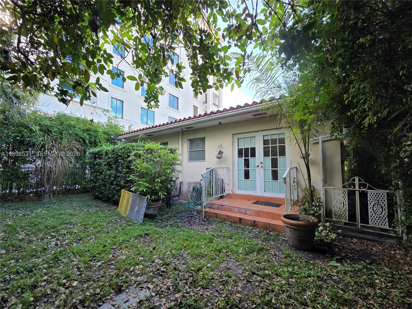 345 Malaga Ave Property Photo 47