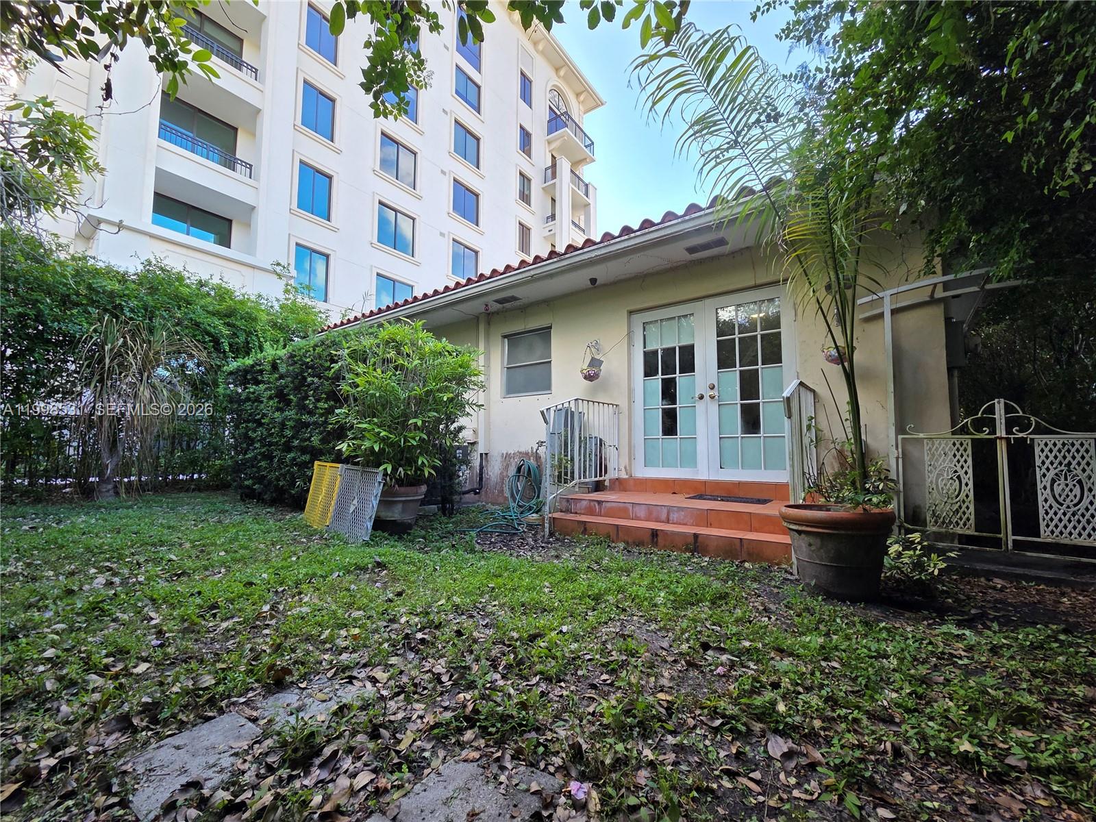 345 Malaga Ave Property Photo 48