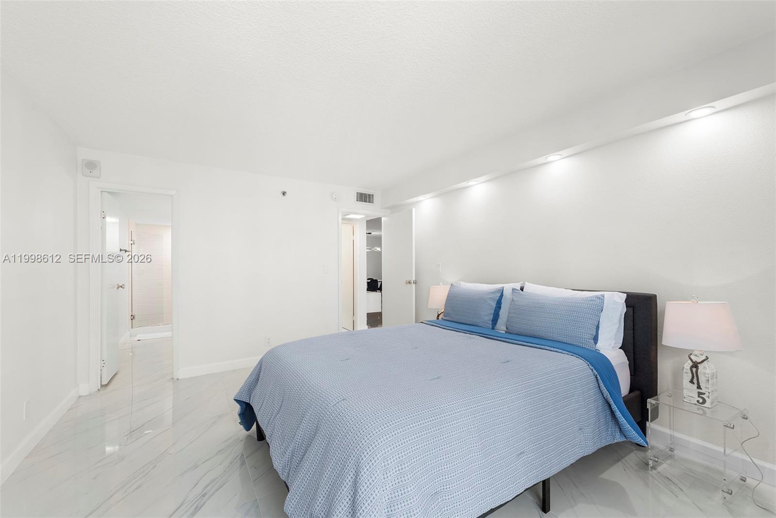 2401 Collins Ave 1007 Property Photo 15
