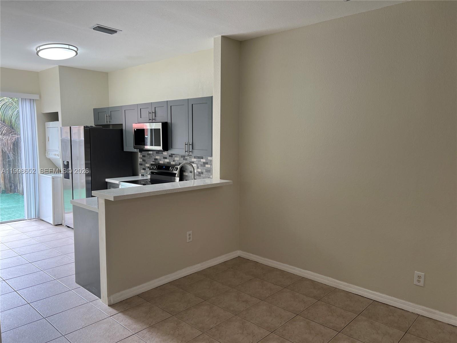 85 Sw 16 Av . Property Photo 12