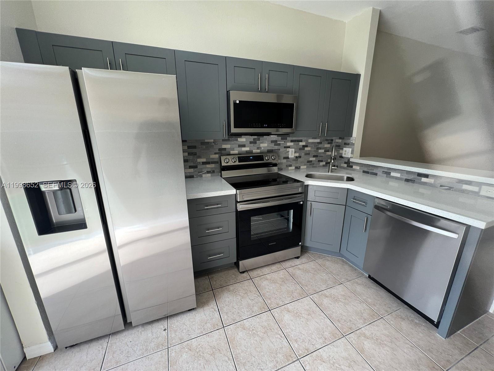 85 Sw 16 Av . Property Photo 17