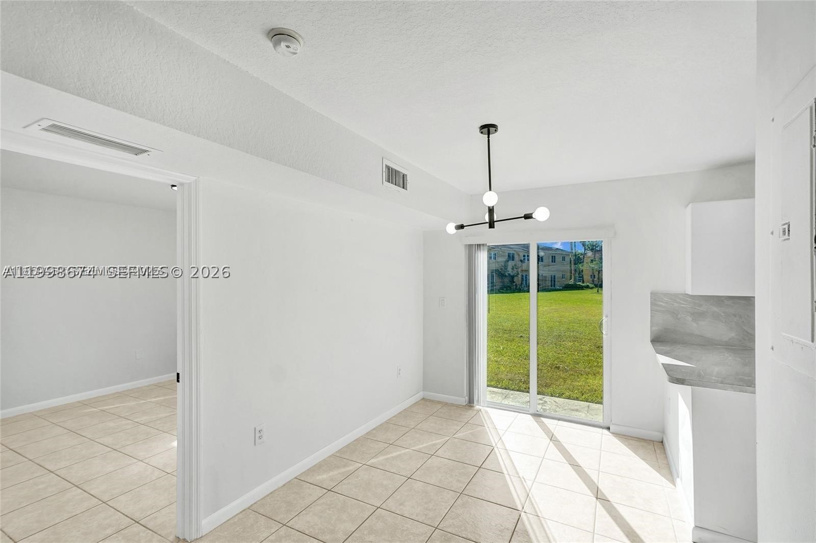 3398 Ne 9th Dr 104 Property Photo 7