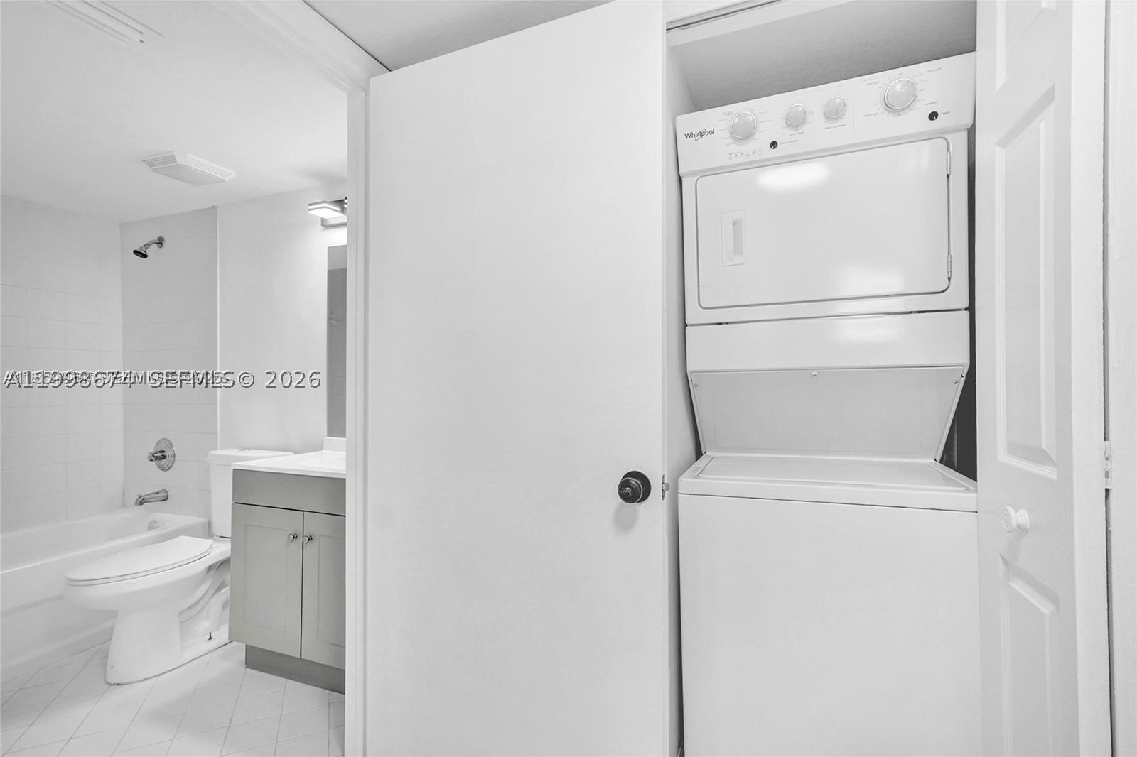 3398 Ne 9th Dr 104 Property Photo 13