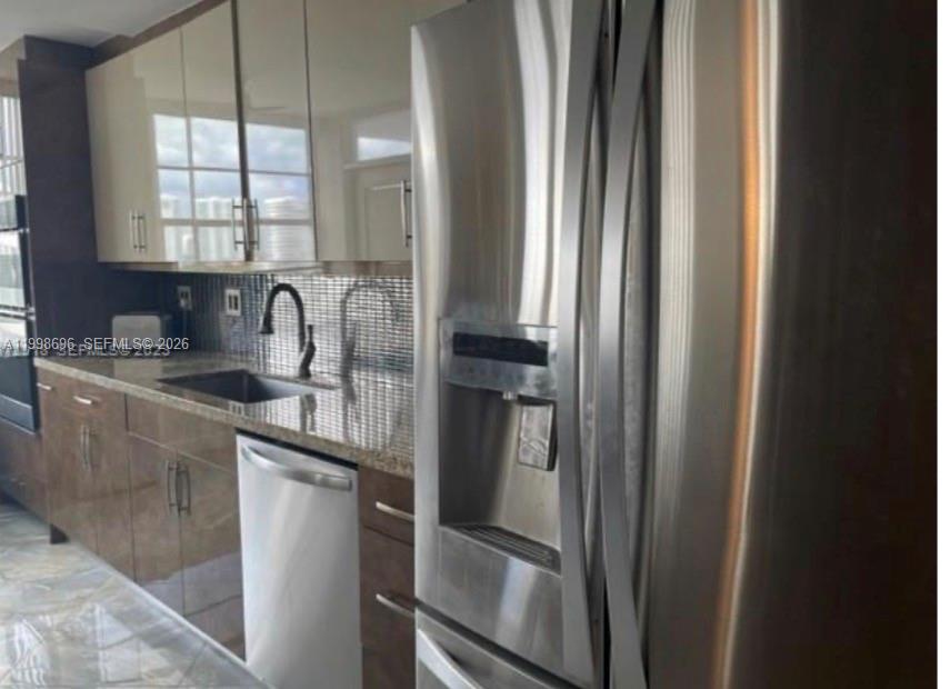 18041 Biscayne Blvd 1104 Property Photo 4