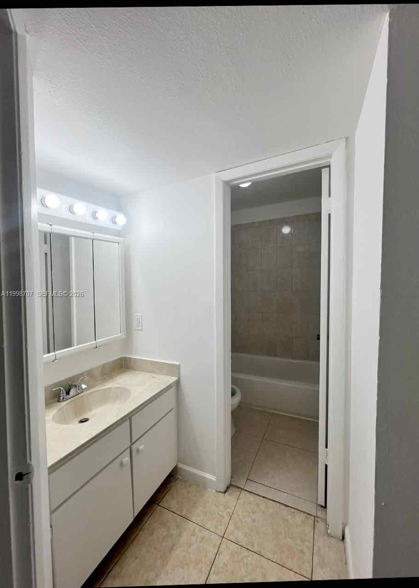 8719 Nw 39th St 8719 Property Photo 8
