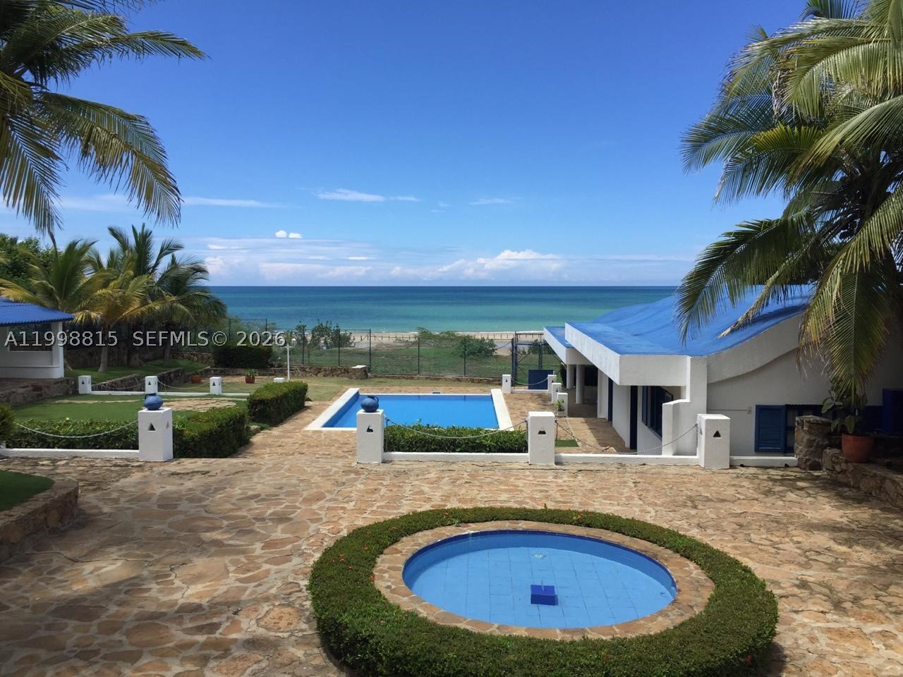 A11998815 Property Photo 15